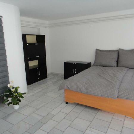 Liliom Apartment Szeged Ngoại thất bức ảnh