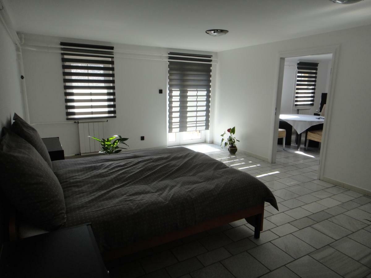 Liliom Apartment Szeged Ngoại thất bức ảnh