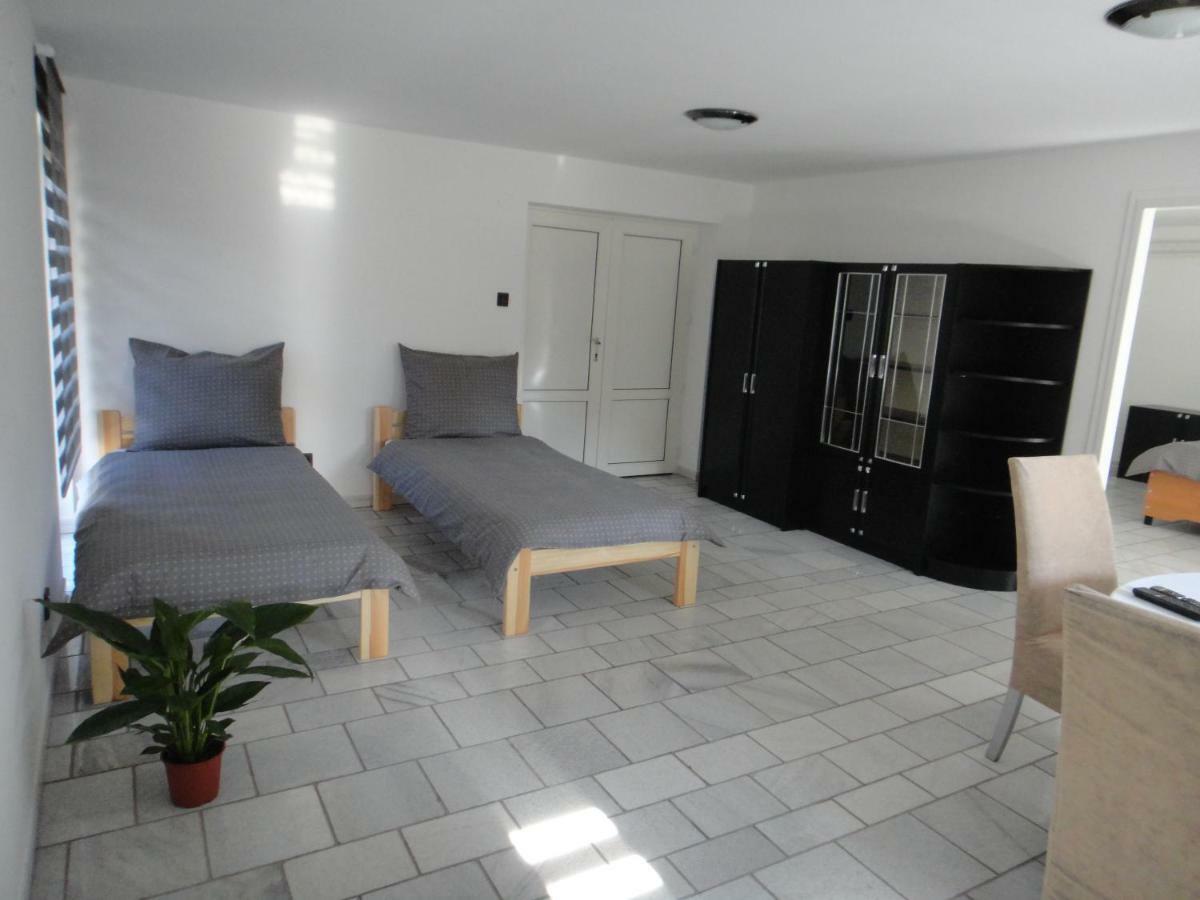 Liliom Apartment Szeged Ngoại thất bức ảnh