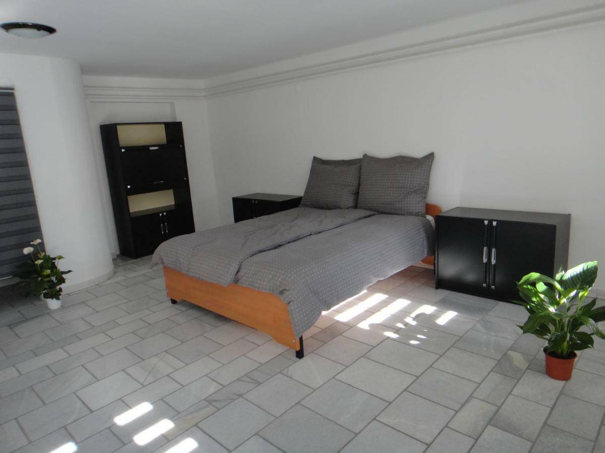 Liliom Apartment Szeged Ngoại thất bức ảnh